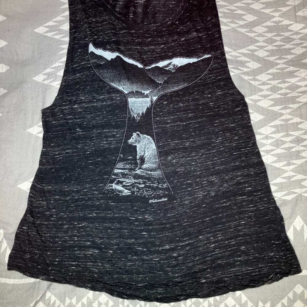 Westcoastee tank top with bear and whale tail